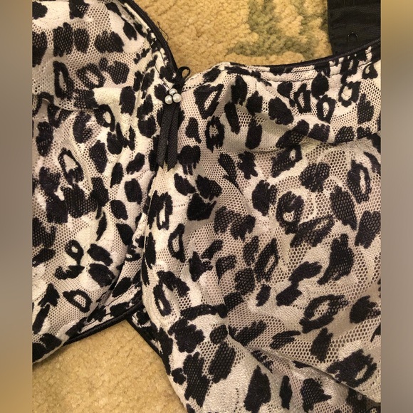 Leopard Wacoal 40DDD underwire lined bra, no padding - Picture 3 of 8